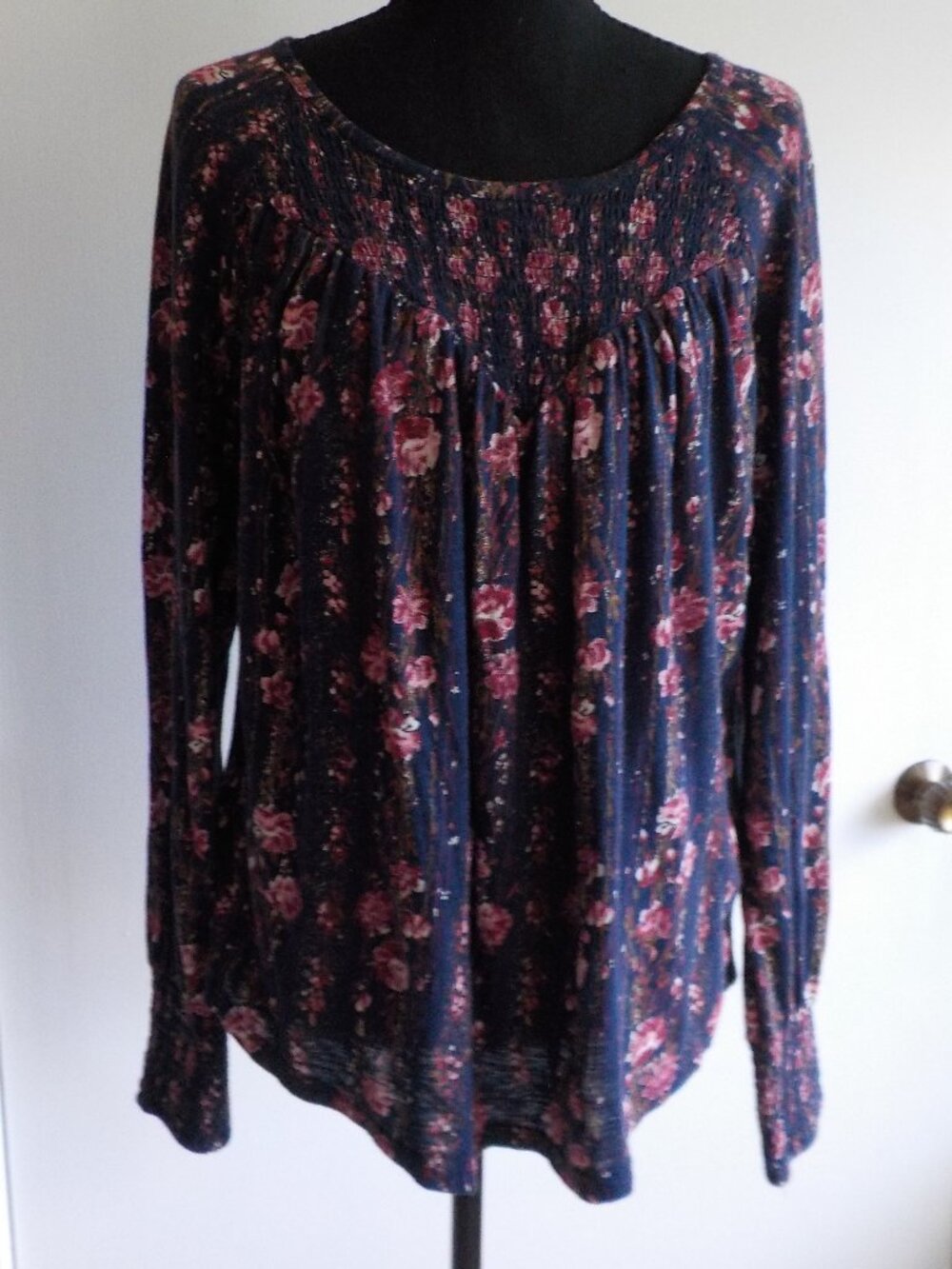 Lucky Brand Blouse - Medium - Navy Pink Floral Smocked Long Sleeve Cotton (2553)